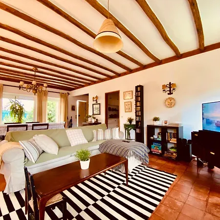 Hébergement de vacances Charming House In With Private Pool *